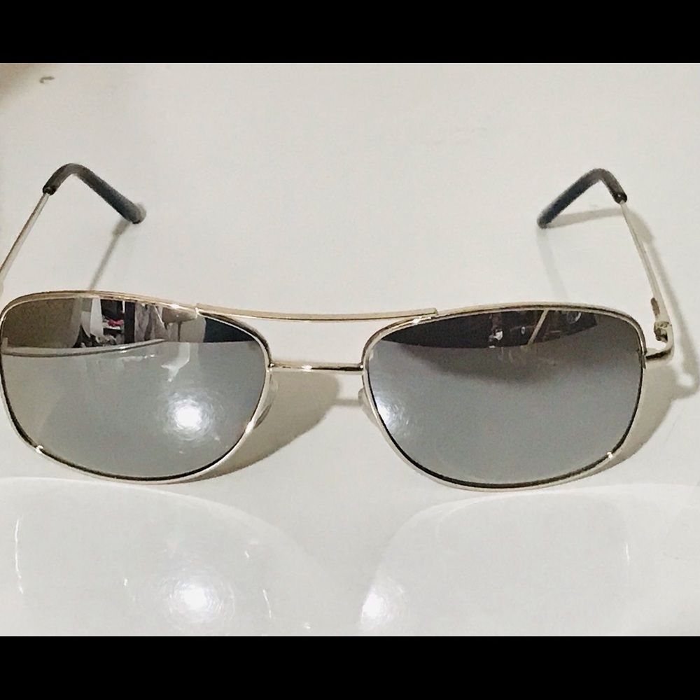 Navigator mirrored gold sunglasses